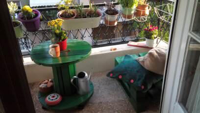 Green Balcony Pallet Table / Seating Pallet Benches, Pallet Chairs & Stools Pallet Coffee Tables Pallet Terraces & Pallet Patios Green Balcony Pallet Table / Seating Pallet Benches, Pallet Chairs & Stools Pallet Coffee Tables Pallet Terraces & Pallet Patios