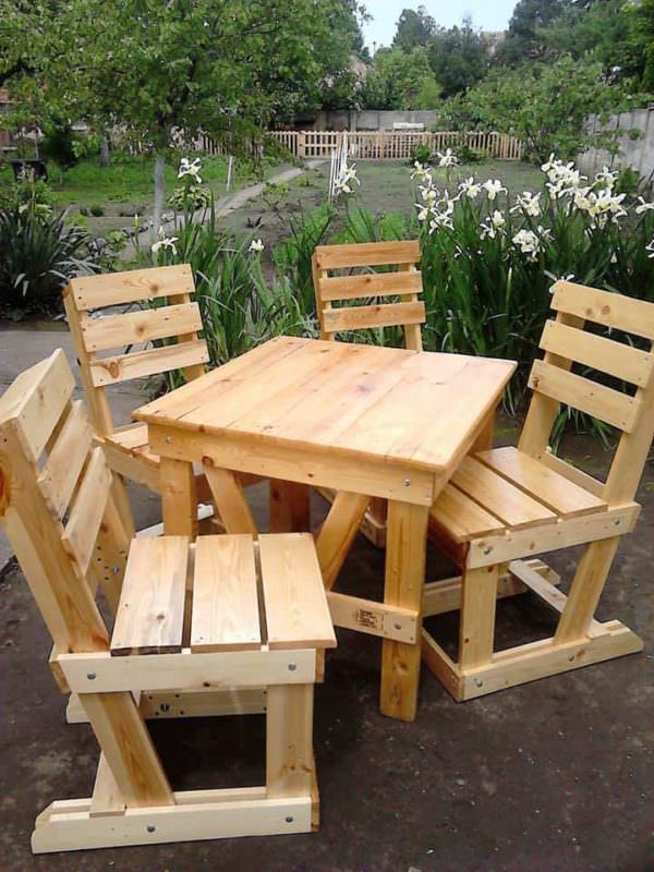 Lovely Pallet Wood Garden Dining Set Pallet Benches, Pallet Chairs & Stools Pallet Desks & Pallet Tables Lovely Pallet Wood Garden Dining Set Pallet Benches, Pallet Chairs & Stools Pallet Desks & Pallet Tables