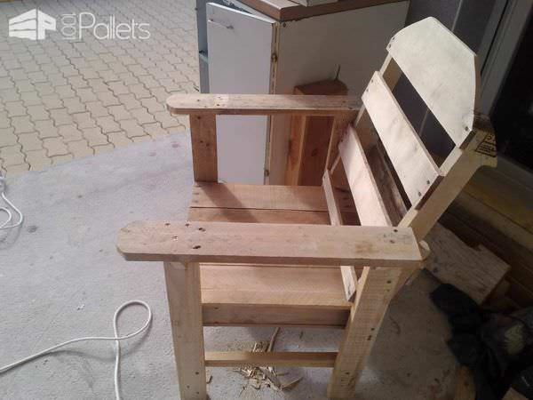 Modern-twist Pallet Adirondack Chair Pallet Benches, Pallet Chairs & Stools Modern-twist Pallet Adirondack Chair Pallet Benches, Pallet Chairs & Stools