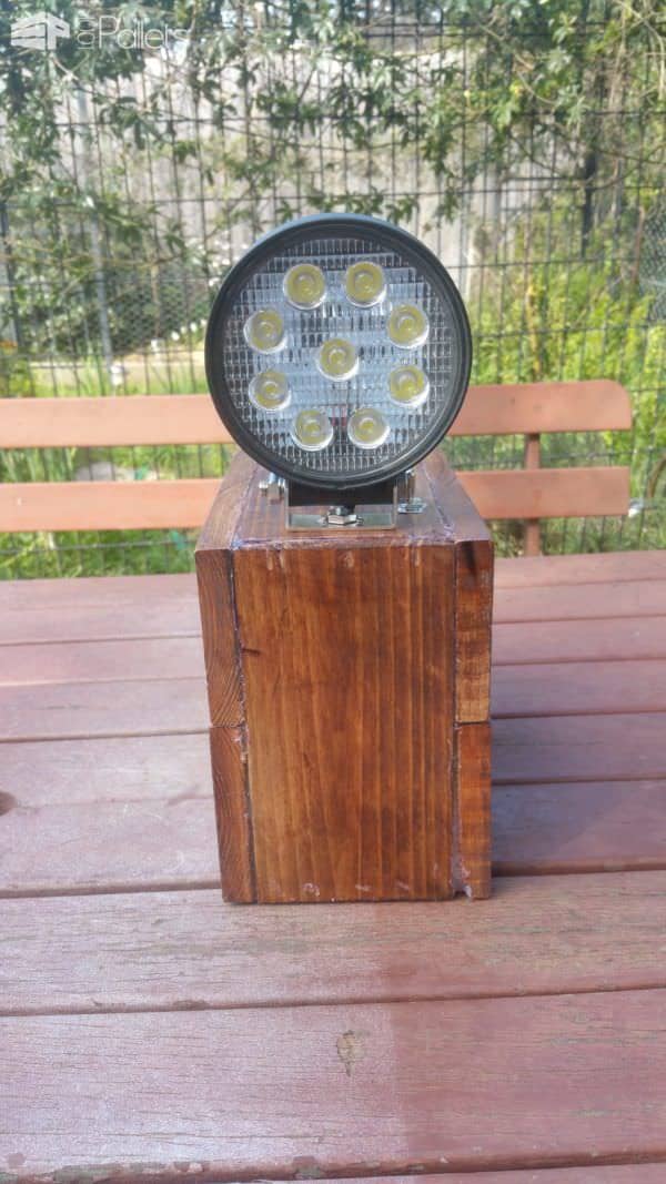 Rechargeable Battery Pack/Spotlight From Pallets Pallet Lamps & Lights Rechargeable Battery Pack/Spotlight From Pallets Pallet Lamps & Lights