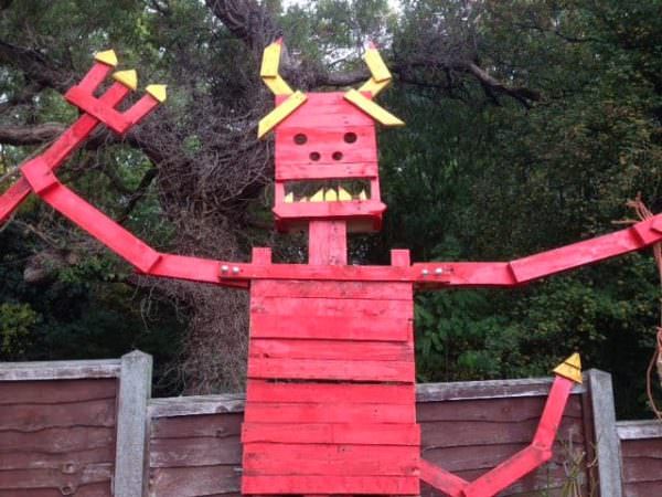 12 Foot Tall Gigantic Flaming Pallet Beast! Other Pallet Projects 12 Foot Tall Gigantic Flaming Pallet Beast! Other Pallet Projects