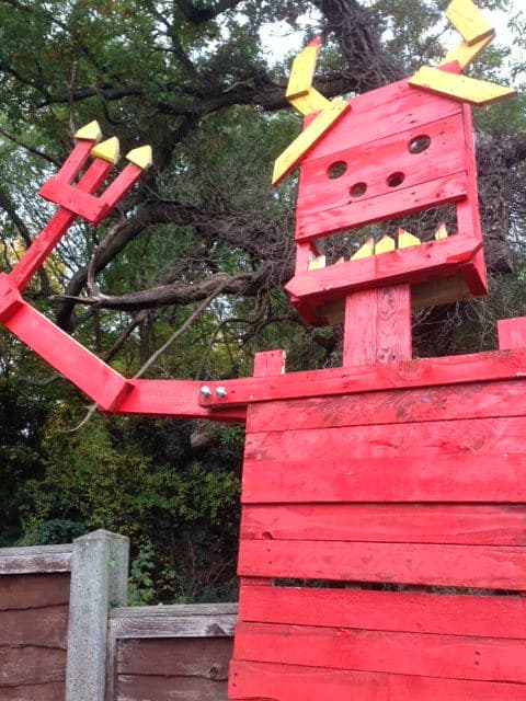 12 Foot Tall Gigantic Flaming Pallet Beast! Other Pallet Projects 12 Foot Tall Gigantic Flaming Pallet Beast! Other Pallet Projects
