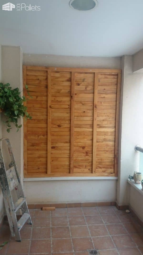 Balcony Pallet Enclosure/Cerramiento De Un Balcón Pallet Walls & Pallet Doors Balcony Pallet Enclosure/Cerramiento De Un Balcón Pallet Walls & Pallet Doors