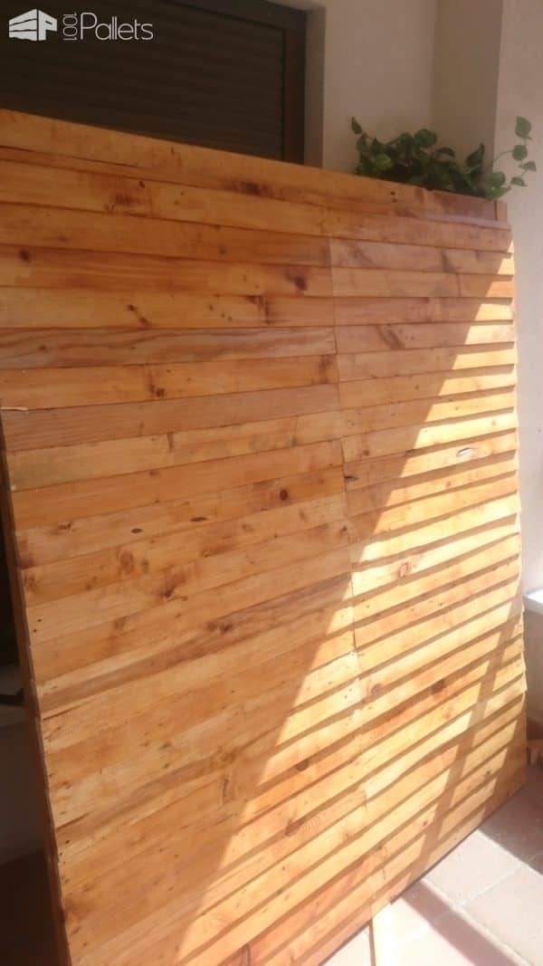 Balcony Pallet Enclosure/Cerramiento De Un Balcón Pallet Walls & Pallet Doors Balcony Pallet Enclosure/Cerramiento De Un Balcón Pallet Walls & Pallet Doors