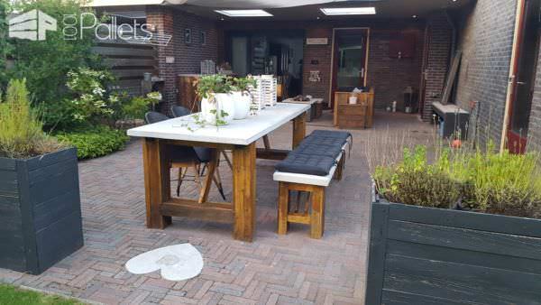 Concrete-topped Outdoor Pallet Table Set Pallet Benches, Pallet Chairs & Stools Pallet Desks & Pallet Tables Concrete-topped Outdoor Pallet Table Set Pallet Benches, Pallet Chairs & Stools Pallet Desks & Pallet Tables