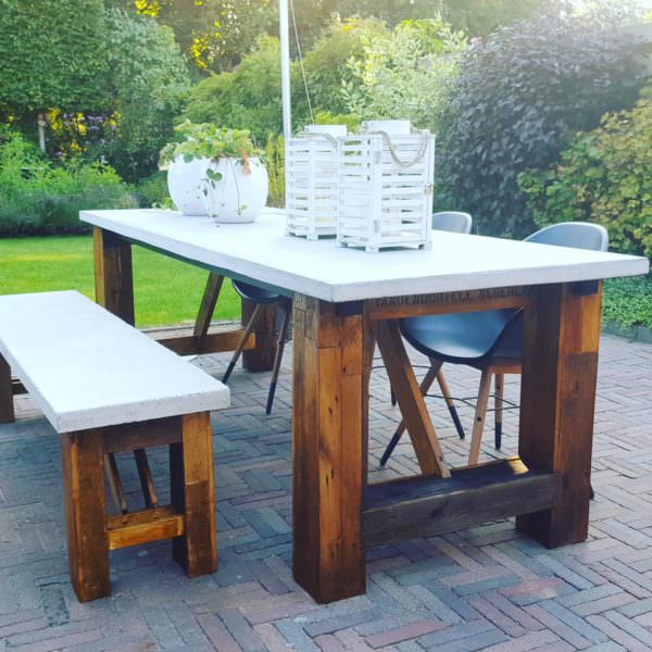 Concrete-topped Outdoor Pallet Table Set Pallet Benches, Pallet Chairs & Stools Pallet Desks & Pallet Tables Concrete-topped Outdoor Pallet Table Set Pallet Benches, Pallet Chairs & Stools Pallet Desks & Pallet Tables
