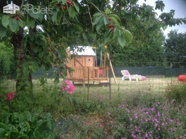 Dutch Door Pallet Playhouse Fun Pallet Crafts for Kids Pallet Sheds, Cabins, Huts & Playhouses Dutch Door Pallet Playhouse Fun Pallet Crafts for Kids Pallet Sheds, Cabins, Huts & Playhouses