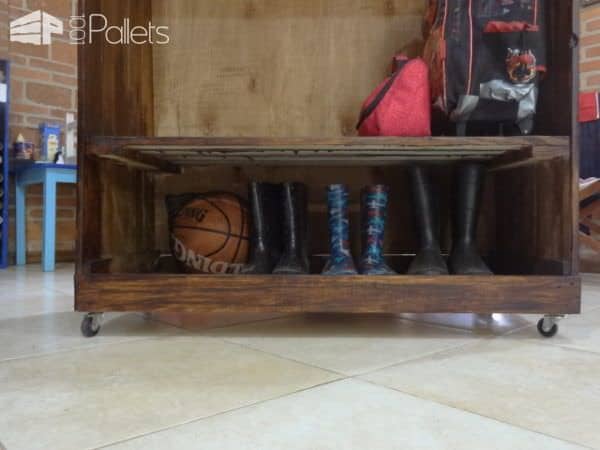 Handy Catch-all Pallet Entryway Shelf Pallet Shelves & Pallet Coat Hangers Handy Catch-all Pallet Entryway Shelf Pallet Shelves & Pallet Coat Hangers