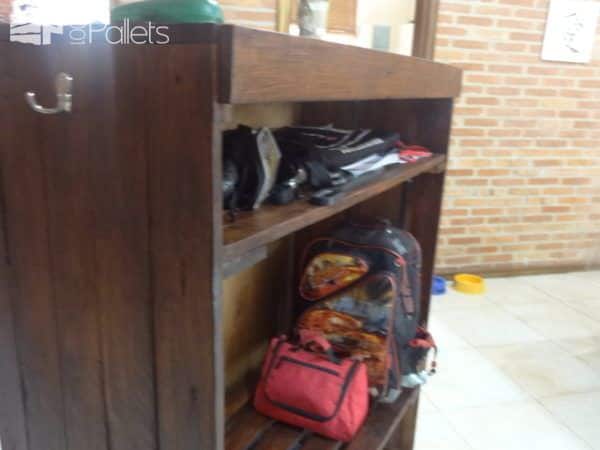 Handy Catch-all Pallet Entryway Shelf Pallet Shelves & Pallet Coat Hangers Handy Catch-all Pallet Entryway Shelf Pallet Shelves & Pallet Coat Hangers