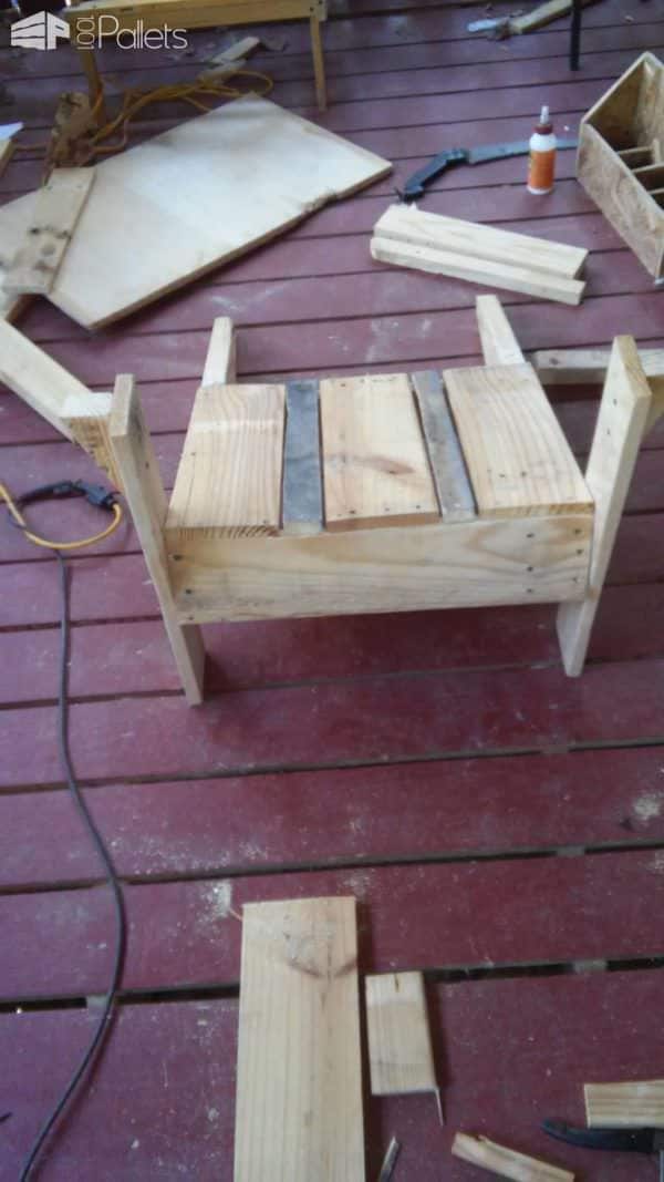 Just For Me Pallet Adirondack Style Chair Pallet Benches, Pallet Chairs & Stools Just For Me Pallet Adirondack Style Chair Pallet Benches, Pallet Chairs & Stools