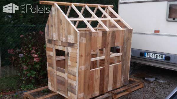 Small Pallet Playhouse / Petite Cabane En Bois De Palette Pallet Sheds, Cabins, Huts & Playhouses Small Pallet Playhouse / Petite Cabane En Bois De Palette Pallet Sheds, Cabins, Huts & Playhouses