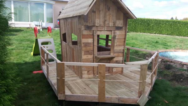Small Pallet Playhouse / Petite Cabane En Bois De Palette Pallet Sheds, Cabins, Huts & Playhouses Small Pallet Playhouse / Petite Cabane En Bois De Palette Pallet Sheds, Cabins, Huts & Playhouses
