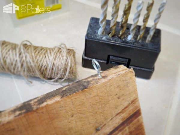 Super Easy Rustic Pallet Photo Hanger Pallet Wall Decor & Pallet Painting Super Easy Rustic Pallet Photo Hanger Pallet Wall Decor & Pallet Painting