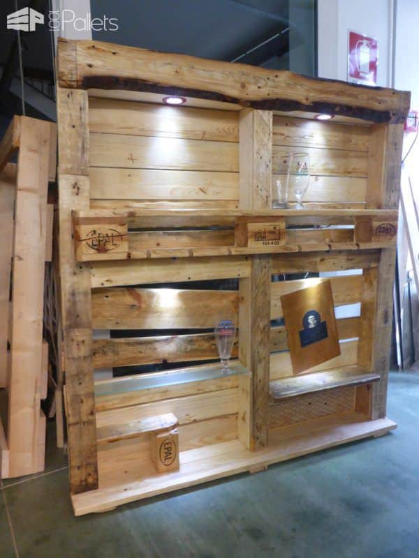 Beautiful Lit Pallet Liquor / Stemware Shelf Pallet Bars Beautiful Lit Pallet Liquor / Stemware Shelf Pallet Bars