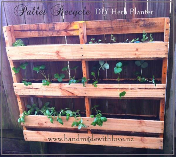 Diy Space-saving Vertical Pallet Herb Planter Pallet Planters & Compost Bins Diy Space-saving Vertical Pallet Herb Planter Pallet Planters & Compost Bins