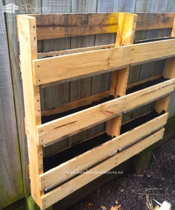 Diy Space-saving Vertical Pallet Herb Planter Pallet Planters & Compost Bins Diy Space-saving Vertical Pallet Herb Planter Pallet Planters & Compost Bins