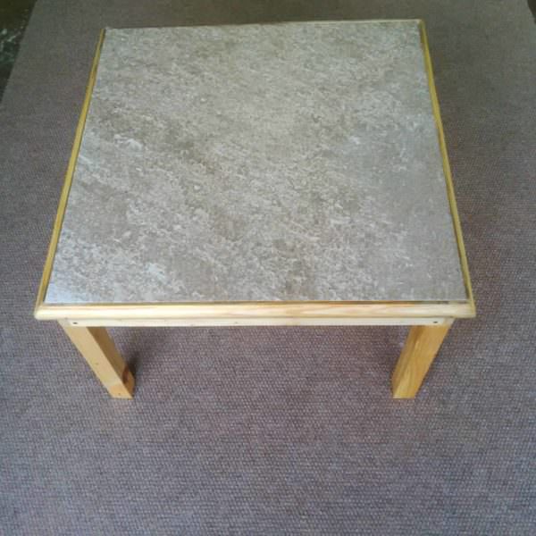 Elegant Tile-topped Pallet Coffee Table Pallet Desks & Pallet Tables Elegant Tile-topped Pallet Coffee Table Pallet Desks & Pallet Tables