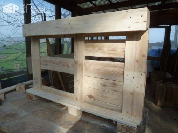 Gorgeous Mirrored Pallet Vanity Set With Jewelry Rack Pallet Benches, Pallet Chairs & Stools Pallet Desks & Pallet Tables Gorgeous Mirrored Pallet Vanity Set With Jewelry Rack Pallet Benches, Pallet Chairs & Stools Pallet Desks & Pallet Tables
