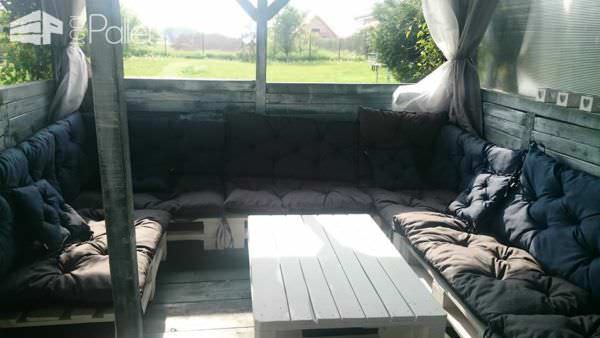 Large Pallet Sectional Sofa Set – Perfect For Parties Pallet Sofas & Couches Large Pallet Sectional Sofa Set – Perfect For Parties Pallet Sofas & Couches