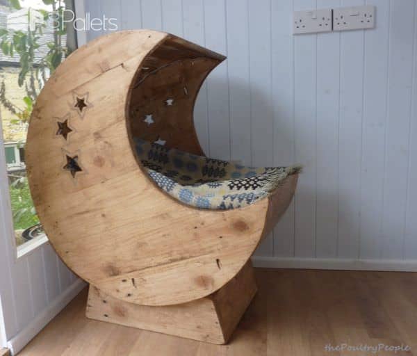 Led-lit Pallet Moon Cradle For Kitty Animal Pallet Houses & Pallet Supplies Led-lit Pallet Moon Cradle For Kitty Animal Pallet Houses & Pallet Supplies