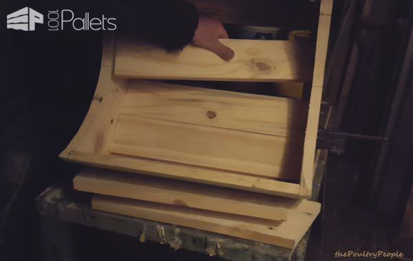 Led-lit Pallet Moon Cradle For Kitty Animal Pallet Houses & Pallet Supplies Led-lit Pallet Moon Cradle For Kitty Animal Pallet Houses & Pallet Supplies