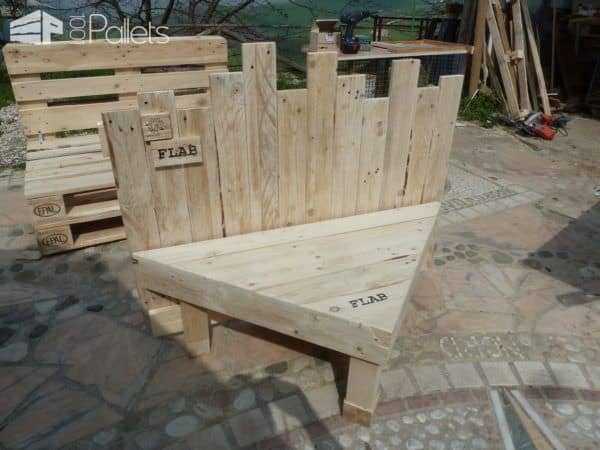 Outdoor Pallet Sectional Set / Maxi Divano Fatto Con I Pallet Lounges & Garden Sets Pallet Sofas & Couches Outdoor Pallet Sectional Set / Maxi Divano Fatto Con I Pallet Lounges & Garden Sets Pallet Sofas & Couches