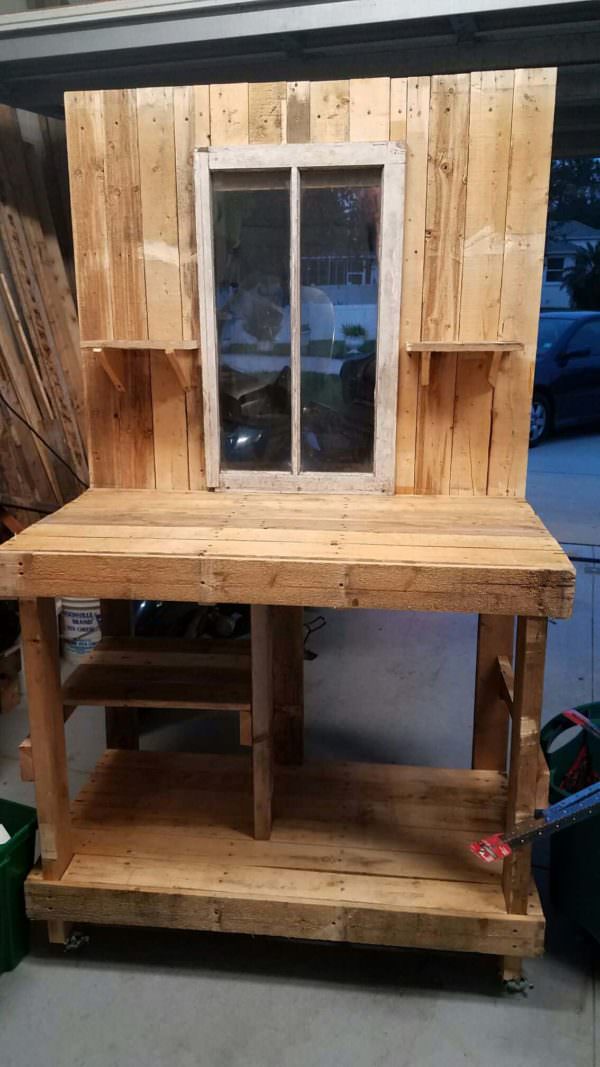 Pallet Potting Table With Gorgeous Views Pallet Desks & Pallet Tables Pallets in the Garden Pallet Potting Table With Gorgeous Views Pallet Desks & Pallet Tables Pallets in the Garden
