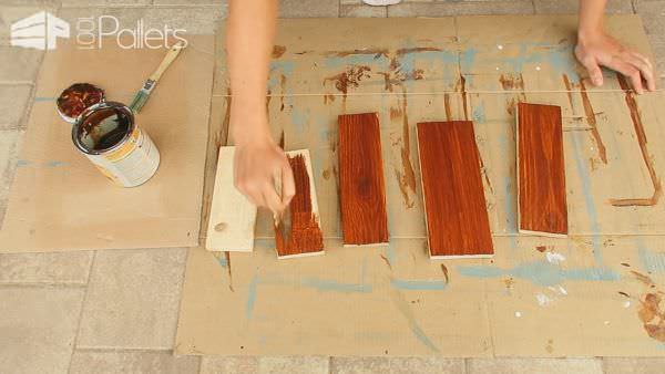 Tutorial: Build This Gorgeous Pallet Wall Clock DIY Pallet Video Tutorials Pallet Clocks Tutorial: Build This Gorgeous Pallet Wall Clock DIY Pallet Video Tutorials Pallet Clocks