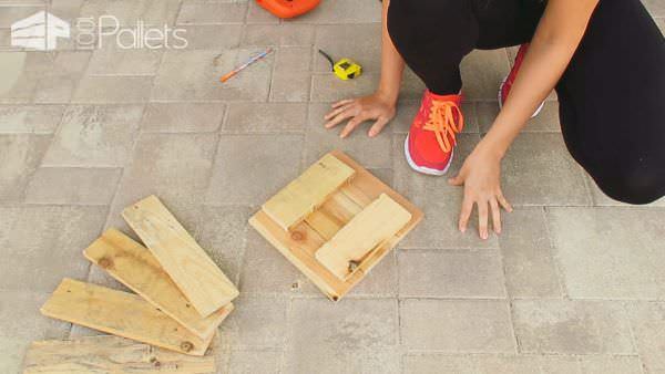 Tutorial: Build This Gorgeous Pallet Wall Clock DIY Pallet Video Tutorials Pallet Clocks Tutorial: Build This Gorgeous Pallet Wall Clock DIY Pallet Video Tutorials Pallet Clocks