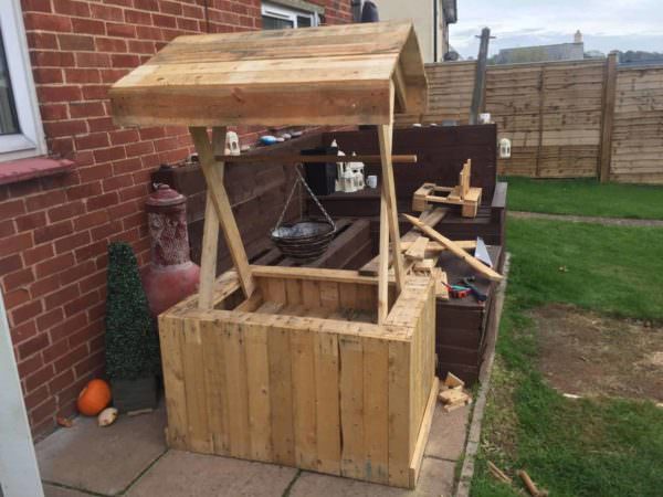 Wonderful Wishing Well Pallet Flower Planter Pallet Planters & Compost Bins Wonderful Wishing Well Pallet Flower Planter Pallet Planters & Compost Bins
