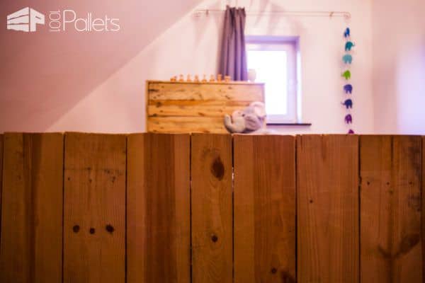 Daughter’s First Bed Using Pallets / Un Lit En Palette Sur Roulette Fun Pallet Crafts for Kids Pallet Beds, Pallet Headboards & Frames Daughter’s First Bed Using Pallets / Un Lit En Palette Sur Roulette Fun Pallet Crafts for Kids Pallet Beds, Pallet Headboards & Frames