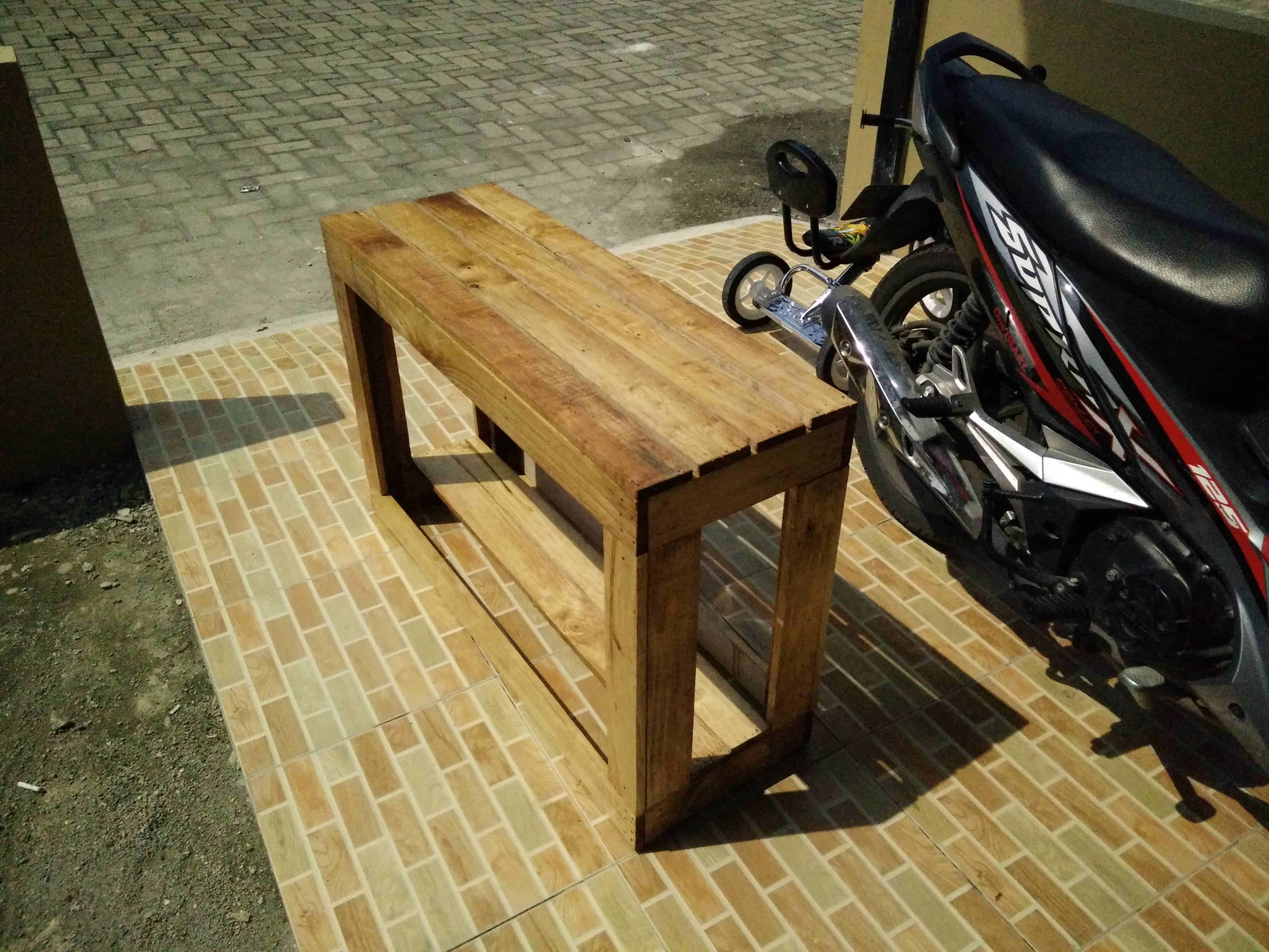 Dual Purpose Outdoor Pallet Bench/Shoe Rack • 1001 Pallets