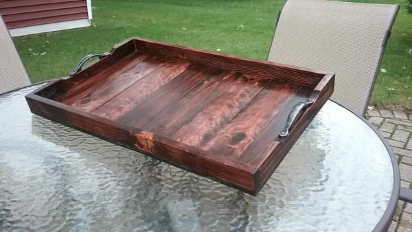 Elegant Pallet Wood Serving Tray That’s Almost Too Pretty To Use Pallet Home Accessories Elegant Pallet Wood Serving Tray That’s Almost Too Pretty To Use Pallet Home Accessories