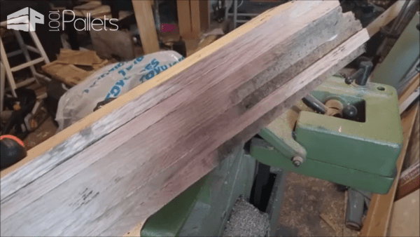 Make Larger Solid Wood Pieces Using Pallet Wood – Video Tutorial! Other Pallet Projects Pallet Tutorials Make Larger Solid Wood Pieces Using Pallet Wood – Video Tutorial! Other Pallet Projects Pallet Tutorials