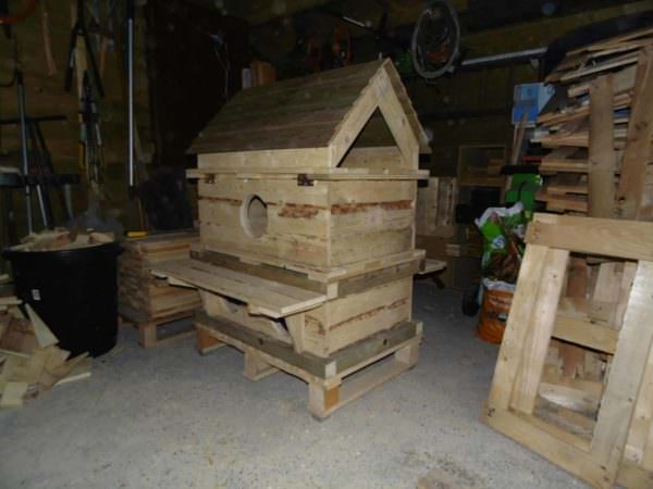 Outrageous Outdoor Deluxe Pallet Cat House Animal Pallet Houses & Pallet Supplies Outrageous Outdoor Deluxe Pallet Cat House Animal Pallet Houses & Pallet Supplies
