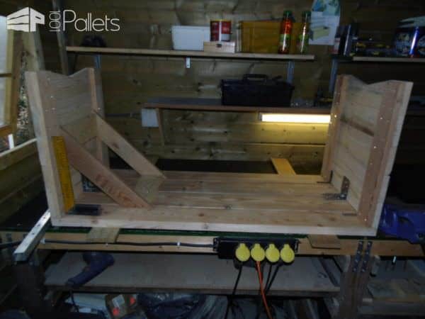 Pallet Desk/Bench Set Featuring Recycled Shed Beams Pallet Desks & Pallet Tables Pallet Desk/Bench Set Featuring Recycled Shed Beams Pallet Desks & Pallet Tables