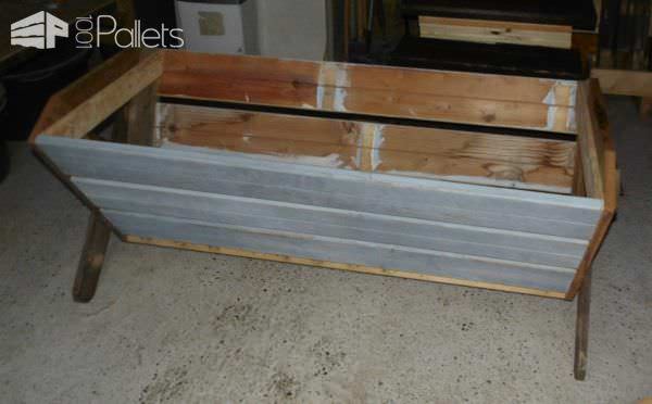 Pallet Hay Bins – Horses Love Using Them Animal Pallet Houses & Pallet Supplies Pallet Hay Bins – Horses Love Using Them Animal Pallet Houses & Pallet Supplies