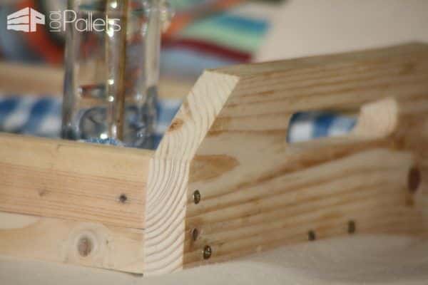 Simple Little Pallet Breakfast Tray You Can Make In 1 Hour! Pallet Home Accessories Simple Little Pallet Breakfast Tray You Can Make In 1 Hour! Pallet Home Accessories