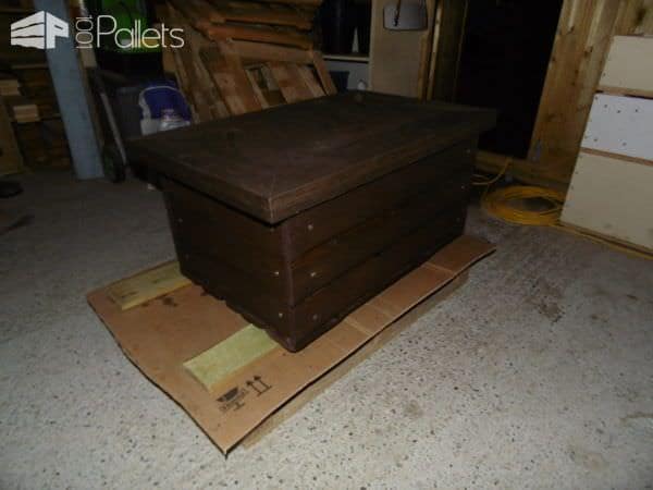 Slick Pallet Coffee Table With Hidden Chest Pallet Boxes & Chests Pallet Coffee Tables Slick Pallet Coffee Table With Hidden Chest Pallet Boxes & Chests Pallet Coffee Tables