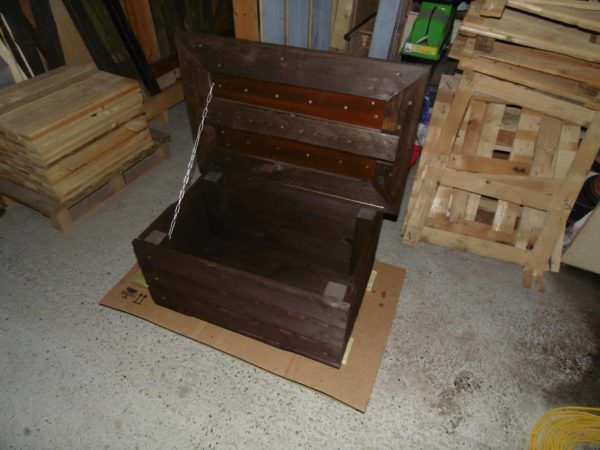 Slick Pallet Coffee Table With Hidden Chest Pallet Boxes & Chests Pallet Coffee Tables Slick Pallet Coffee Table With Hidden Chest Pallet Boxes & Chests Pallet Coffee Tables