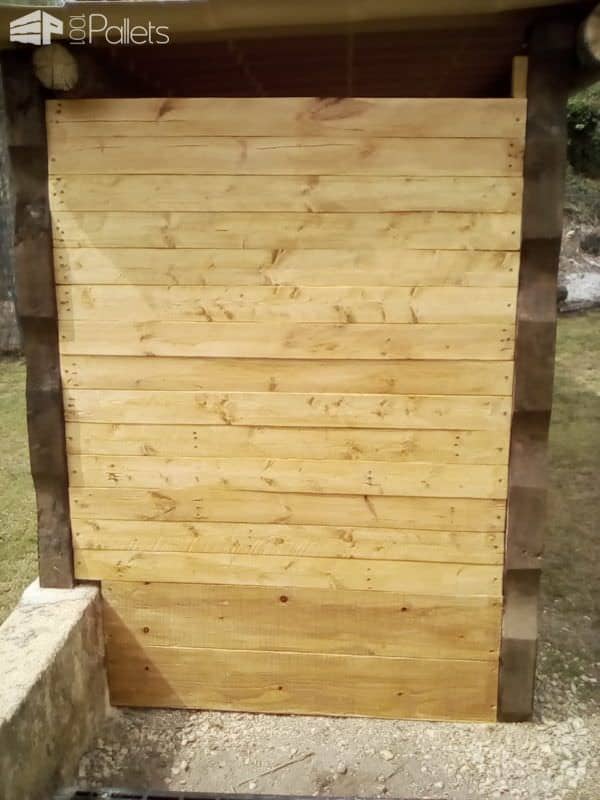 Upcycled Pallet Storage Shelter / Abri a Bois Palette Et Récup’ Pallet Sheds, Cabins, Huts & Playhouses Upcycled Pallet Storage Shelter / Abri a Bois Palette Et Récup’ Pallet Sheds, Cabins, Huts & Playhouses