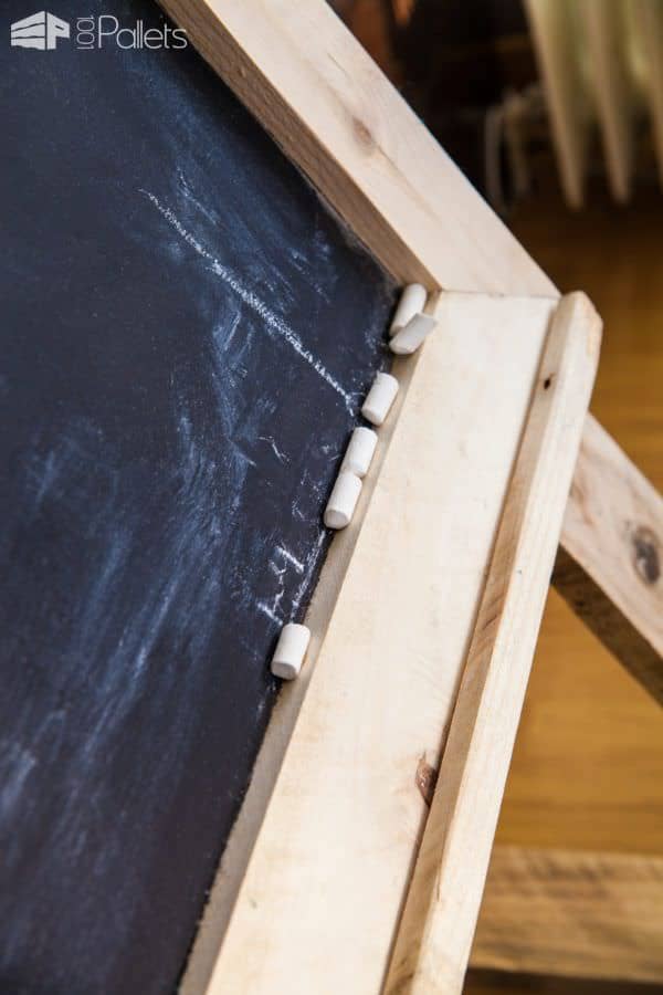 Bowtie-joined Pallet Chalkboard Fun Pallet Crafts for Kids Bowtie-joined Pallet Chalkboard Fun Pallet Crafts for Kids