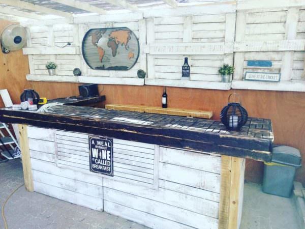 Meal Without Wine Pallet Summer Bar Makes Relaxing Easy! Pallet Bars Meal Without Wine Pallet Summer Bar Makes Relaxing Easy! Pallet Bars
