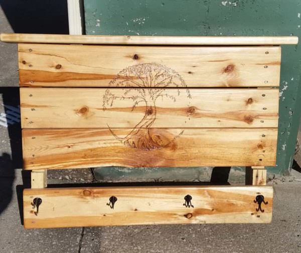 Pretty Woodburned Tree of Life Pallet Coat Rack Pallet Home Décor Ideas Pretty Woodburned Tree of Life Pallet Coat Rack Pallet Home Décor Ideas