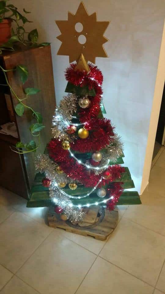 Star-topped Pallet Christmas Tree Pallet Home Décor Ideas Star-topped Pallet Christmas Tree Pallet Home Décor Ideas