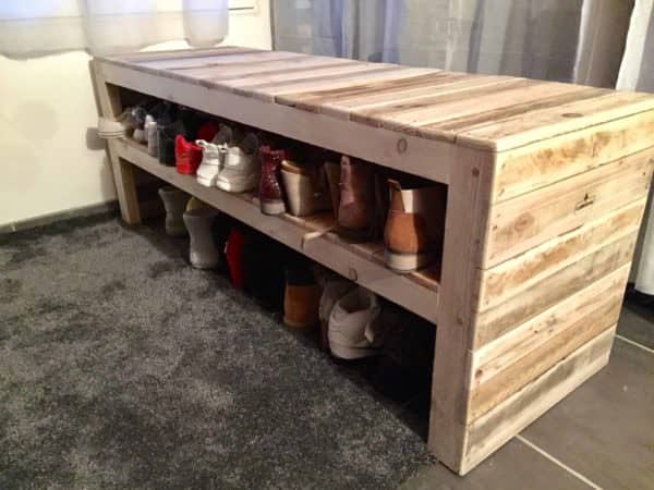 This Pallet Bench Has Two Shoe Storage Shelves! Pallet Benches, Pallet Chairs & Stools This Pallet Bench Has Two Shoe Storage Shelves! Pallet Benches, Pallet Chairs & Stools