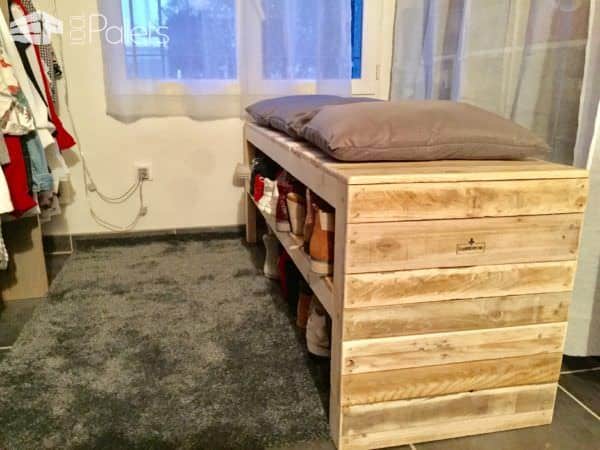 This Pallet Bench Has Two Shoe Storage Shelves! Pallet Benches, Pallet Chairs & Stools This Pallet Bench Has Two Shoe Storage Shelves! Pallet Benches, Pallet Chairs & Stools
