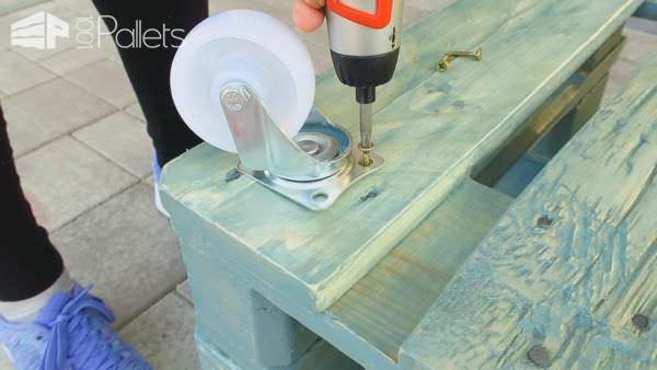 Vintage Style Pallet Coffee Table With Diy Video Pallet Coffee Tables Pallet Tutorials Vintage Style Pallet Coffee Table With Diy Video Pallet Coffee Tables Pallet Tutorials