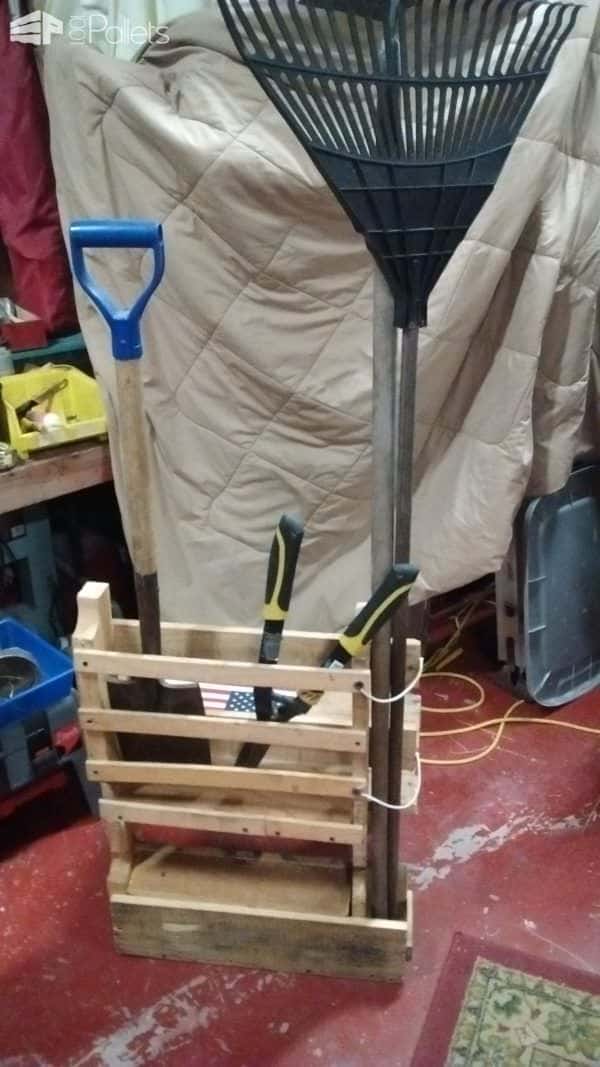 Handy Portable Pallet Gardening/Fishing Chair Pallet Benches, Pallet Chairs & Stools Handy Portable Pallet Gardening/Fishing Chair Pallet Benches, Pallet Chairs & Stools