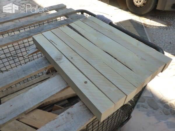 How To Build An Easy Pallet Stool / Come Costruire Uno Sgabello Con I Pallet Pallet Benches, Pallet Chairs & Stools How To Build An Easy Pallet Stool / Come Costruire Uno Sgabello Con I Pallet Pallet Benches, Pallet Chairs & Stools